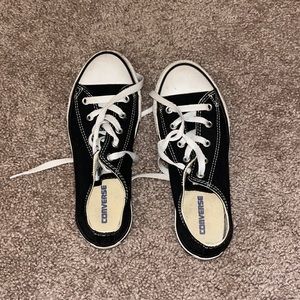 Black low top converse